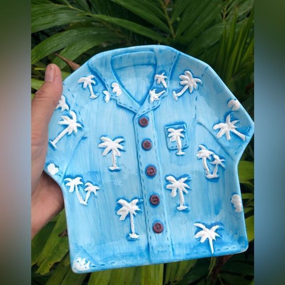 75. Tropical breeze set of four Hawaiian coconut tree T-shirt plates - Picture 4 of 9